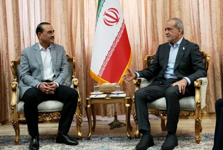 عاصم والرئيس الإيراني