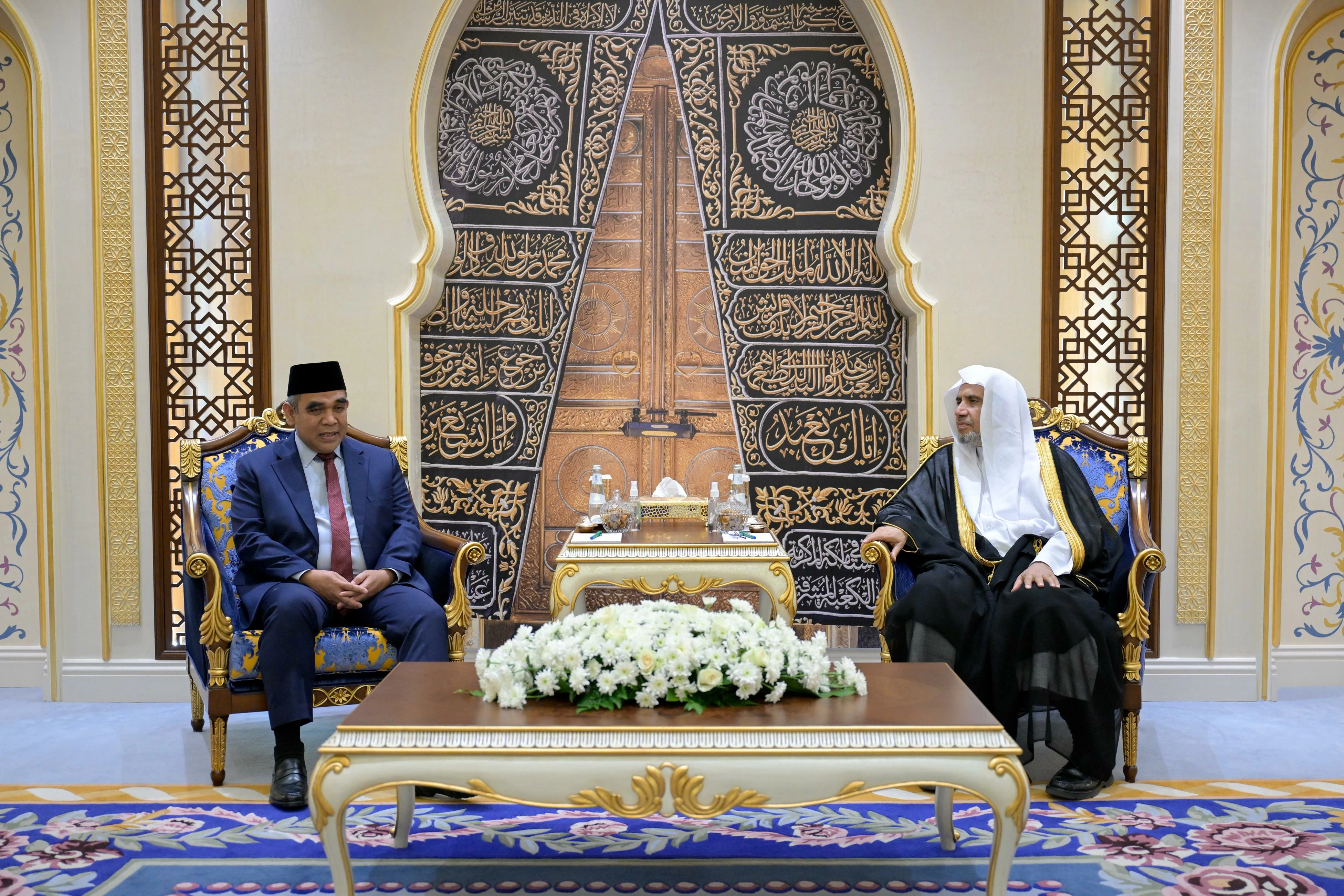 الأمين العام لرابطة العالم الإسلامي يستقبل رئيس مجلس الشورى الشعبي الإندونيسي