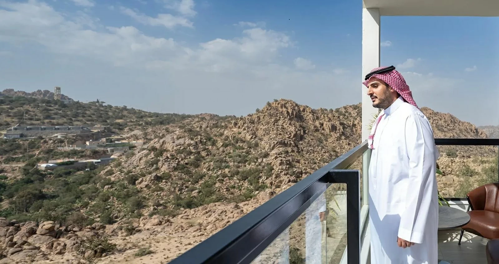 محافظ الطائف يتابع استعدادات المواقع السياحية في الشفا