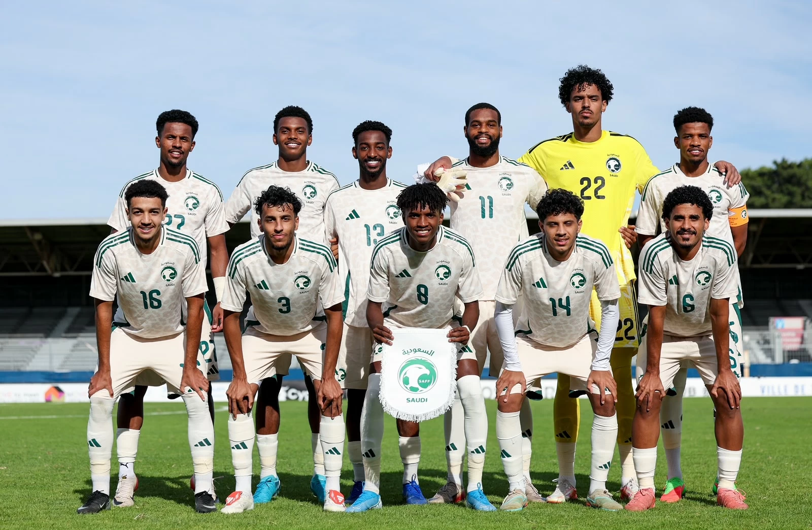 «أخضر 21» يتخطى تونس بالـ3