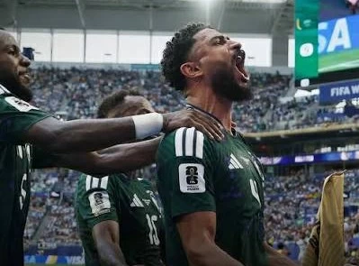 عبدالإله العمري يطرق أبواب أوروبا بعد تألقه العالمي