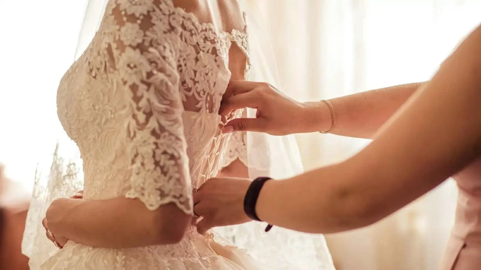 فخ ليلة العمر.. كيف هددت حقن التخسيس صناعة فساتين الزفاف عالمياً؟