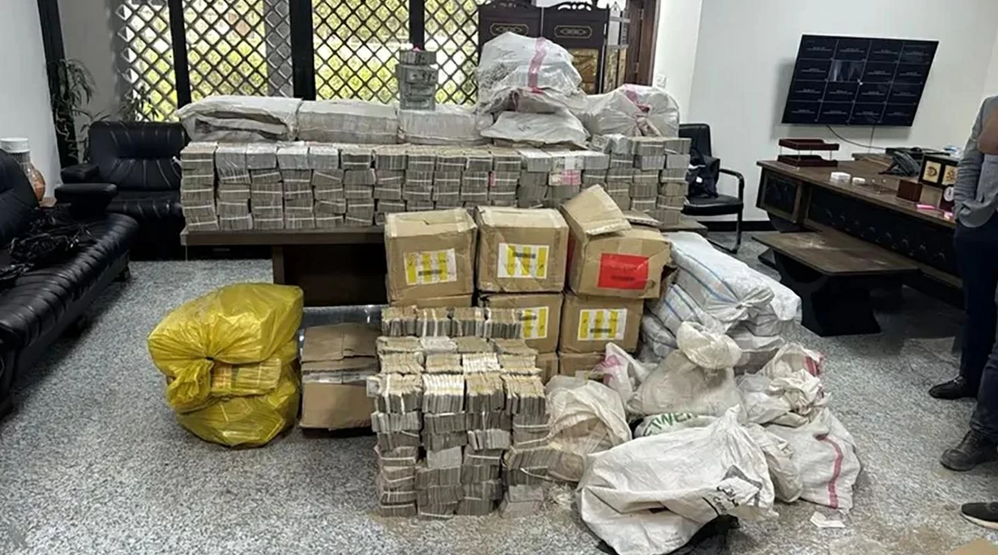 بقضية فساد كبرى.. العراق يضبط 19 مليون دولار و4 كيلوغرامات ذهب