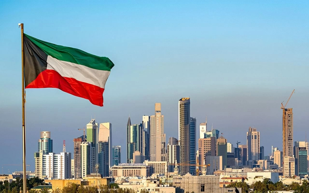 الكويت: الهجمات الإيرانية وراء الحرائق بمنشآت الكهرباء والمياه والطاقة