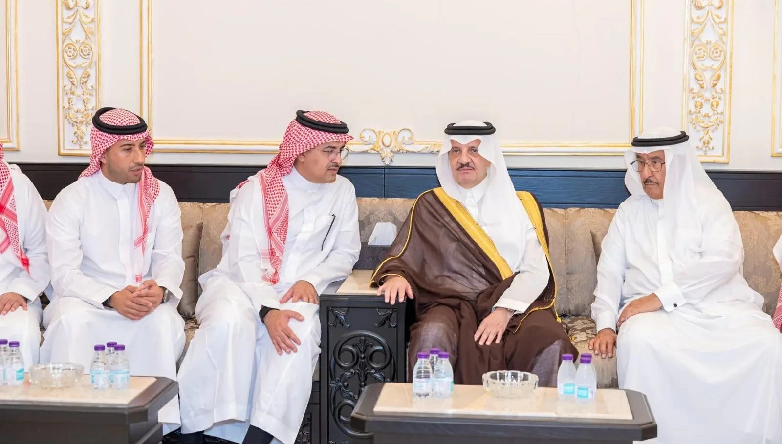 السعوديه – أمير المنطقة الشرقية يعزي عائلة الدبيب – أخبار السعودية السعوديه – أمير المنطقة الشرقية يعزي عائلة الدبيب – أخبار السعودية