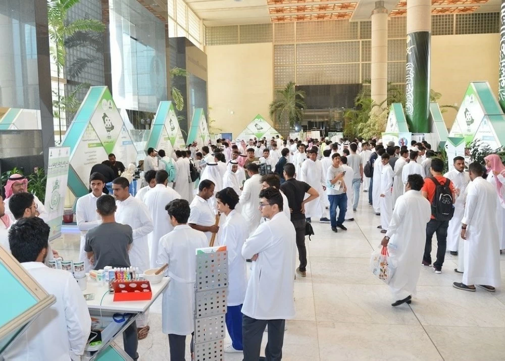 طلاب بجامعة الملك عبدالعزيز. (متداولة)