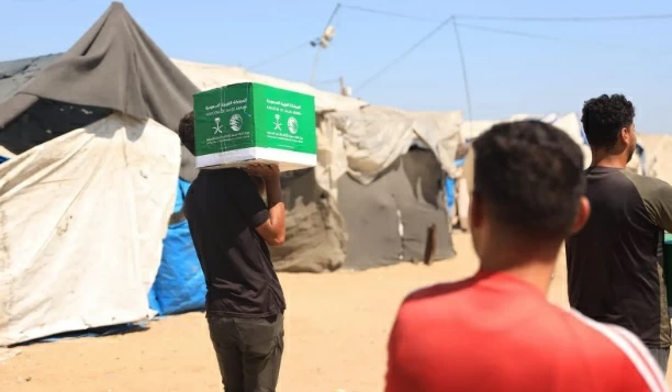 Saudi aid group distributes food baskets in Gaza's Khan Younis