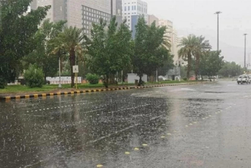 «الأرصاد»: أمطار رعدية ورياح مثيرة للأتربة على أجزاء من المملكة
