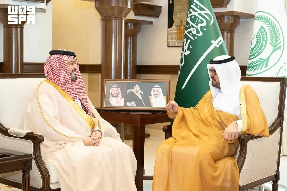 نائب أمير مكة يثمِّن جهود الأمانة في تطوير خدمات جدة