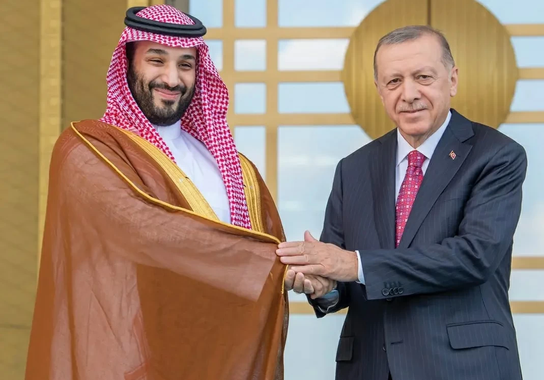 ولي العهد والرئيس التركي يبحثان تطورات المنطقة.. وأنقرة تدين هجمات الحوثي