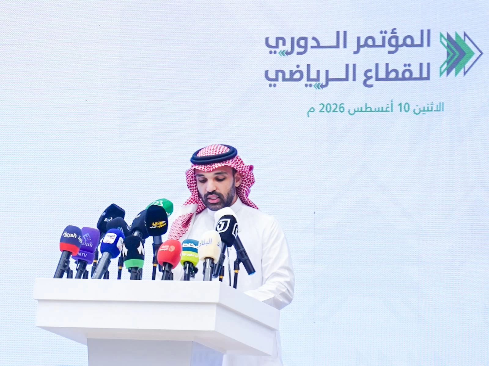 بترجي: السماح للأندية المديونة بالتعاقد