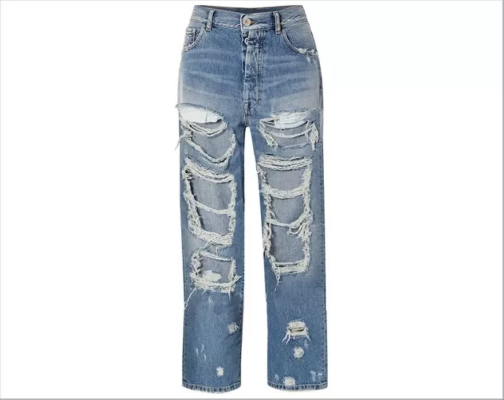 البنطال الممزق ممنوع في الجامعة