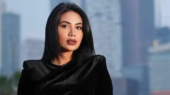 لبنى عبدالعزيز تدخل عالم الكوميديا بـ«كلام هوانم»
