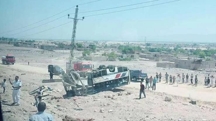  مقتل وإصابة 49 شخصاً في انقلاب حافلة ركاب جنوب سيناء بينهم 10 أردنيين
