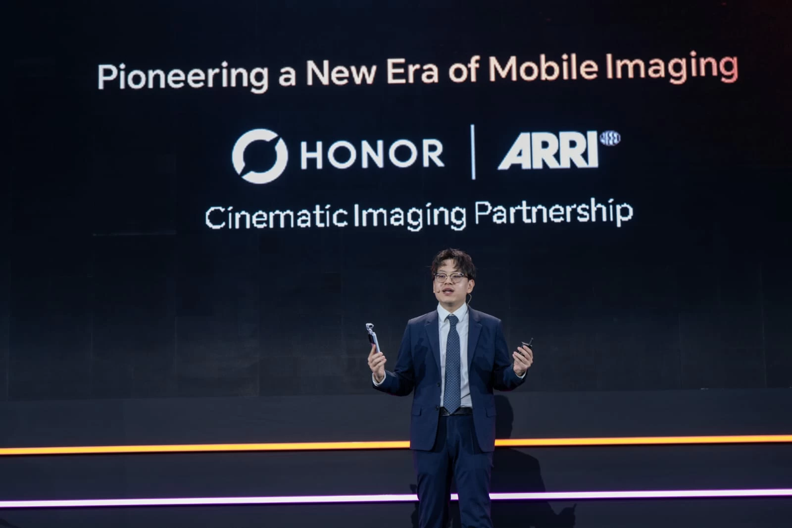 «HONOR» تكشف إستراتيجية جديدة لعلامتها التجارية وتسرّع تحولها إلى منظومة عالمية للأجهزة المدعومة بالذكاء الاصطناعي