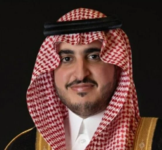 أمير الجوف يعزّي مدير إدارة الدفاع المدني بمحافظة القريات في وفاة والده