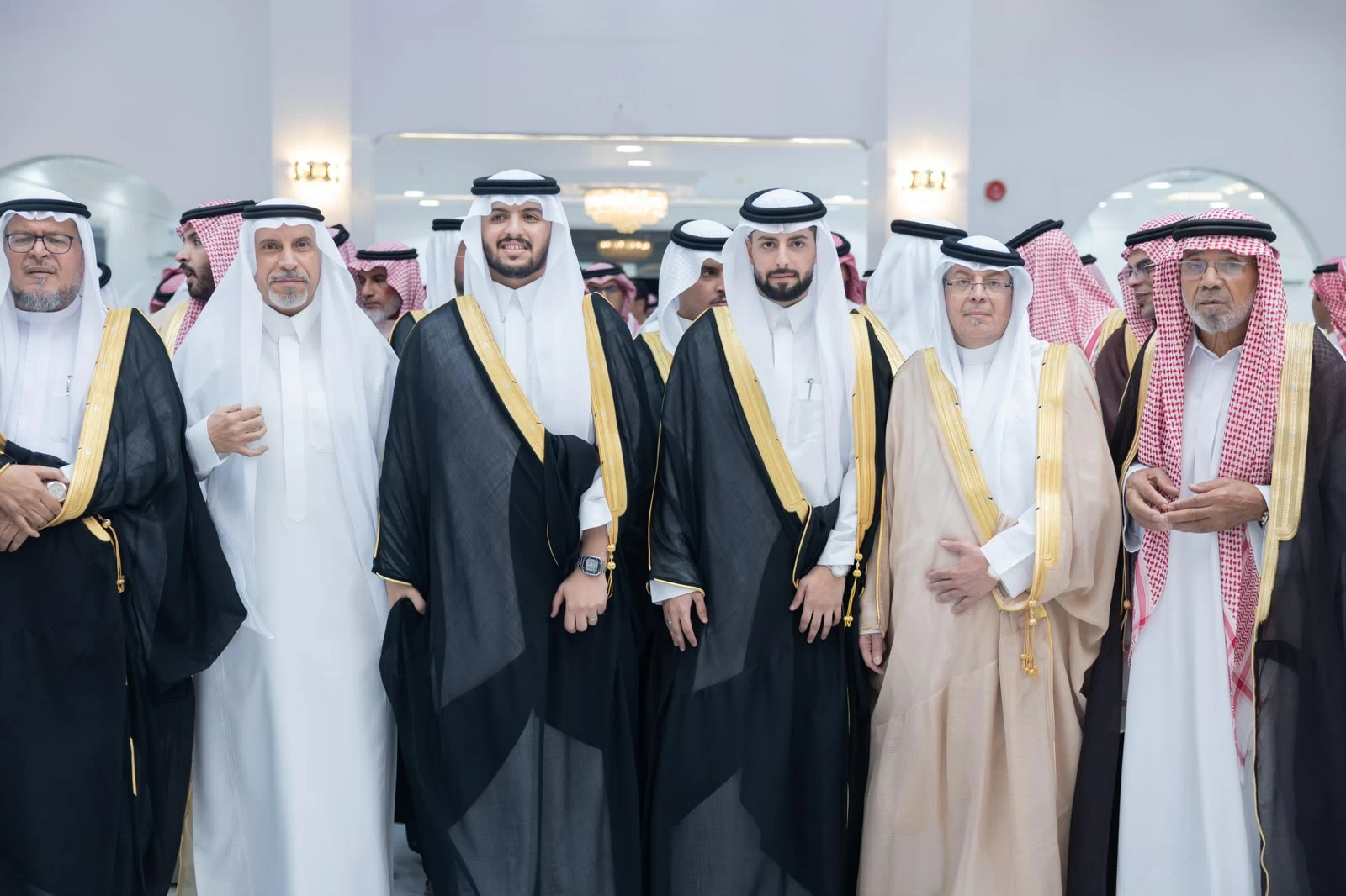 أسرة الشاعر تزف يوسف وعبدالمجيد لعش الزوجية