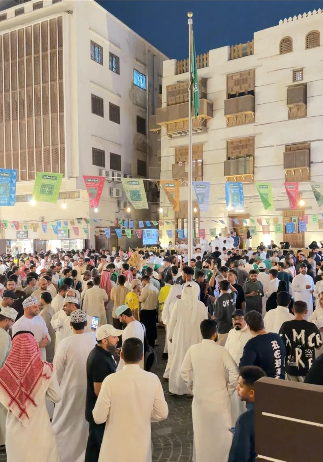  الحركة السياحية والثقافية التي صاحبت بطولة «خليجي 27» أسهمت في إبراز ما تتمتع به جدة التاريخية.