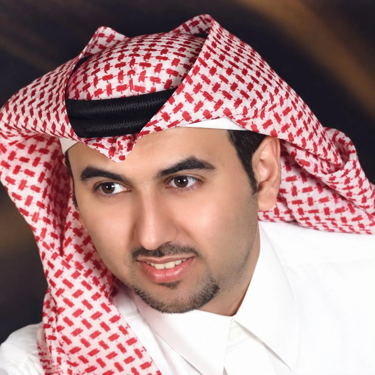 «عطر الرفوف».. سعد المحارب يقرأ بدر بن عبدالمحسن من بوابة الشعر