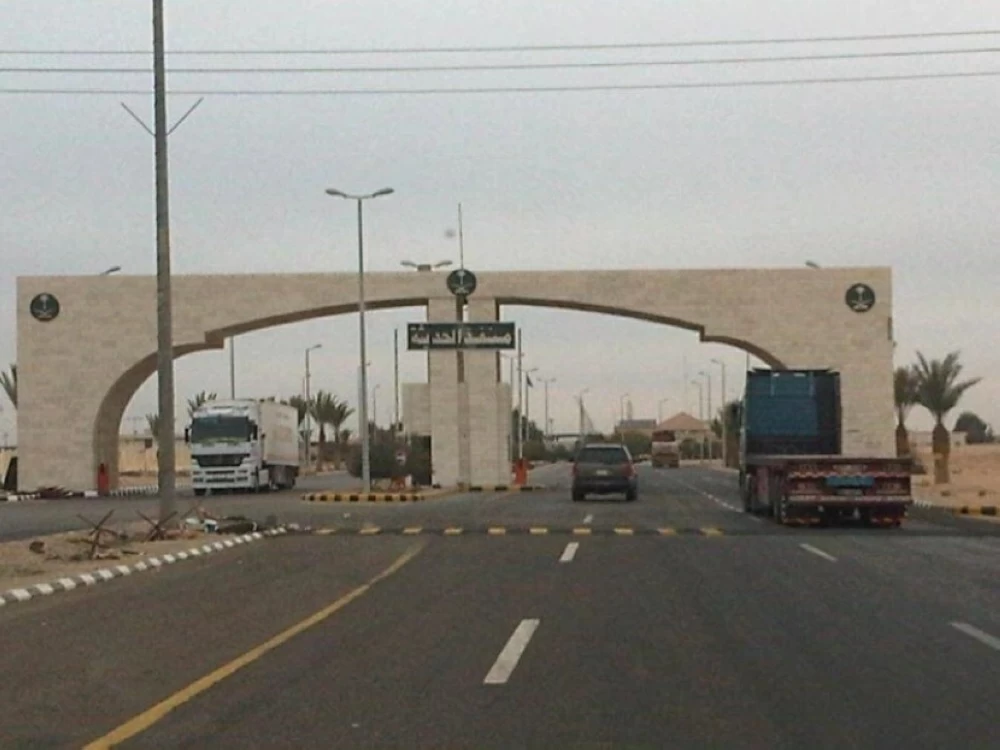 تدخل حيز الإلزام بعد ستة أشهر.. «الداخلية»: خدمة جديدة لدخول الزوار والمركبات عبر منافذ البر
