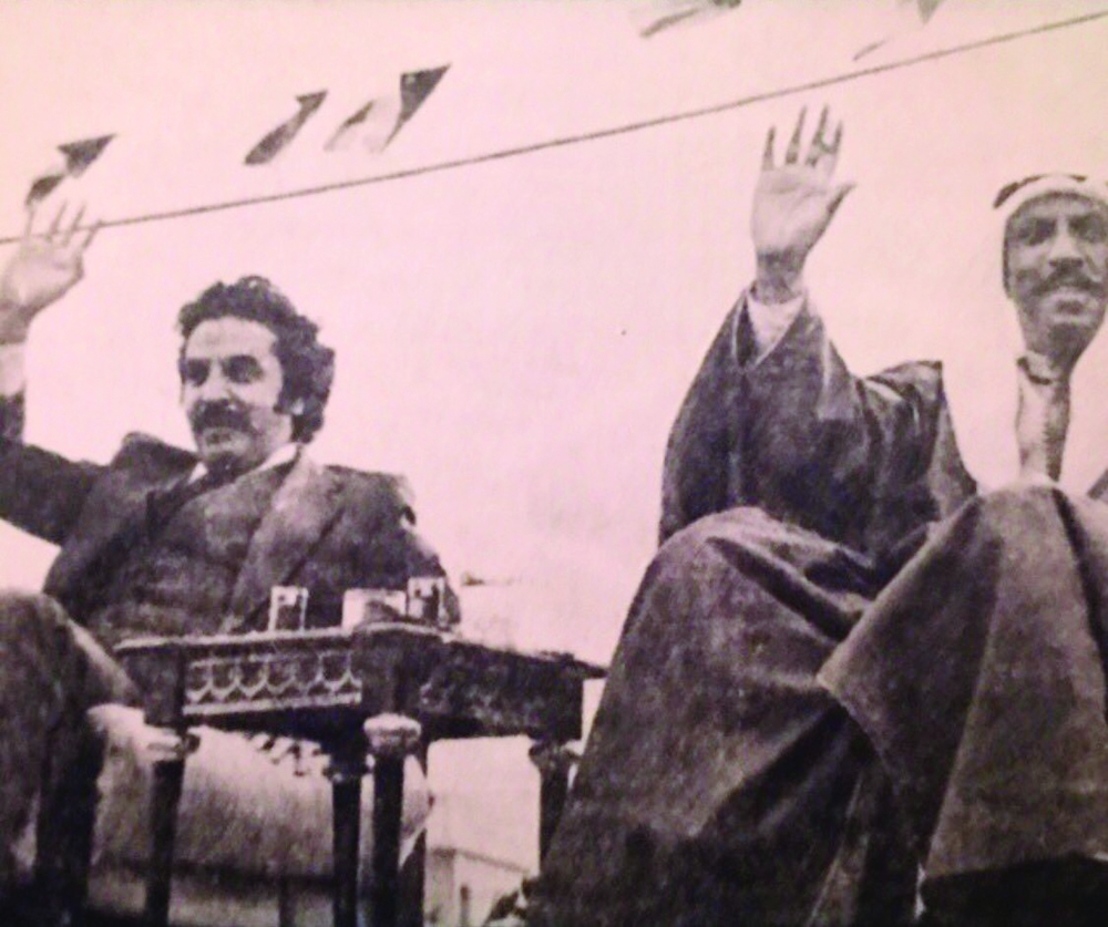 السنعوسي مع المرحوم الشيخ سعد العبدالله السالم في الثمانينات.