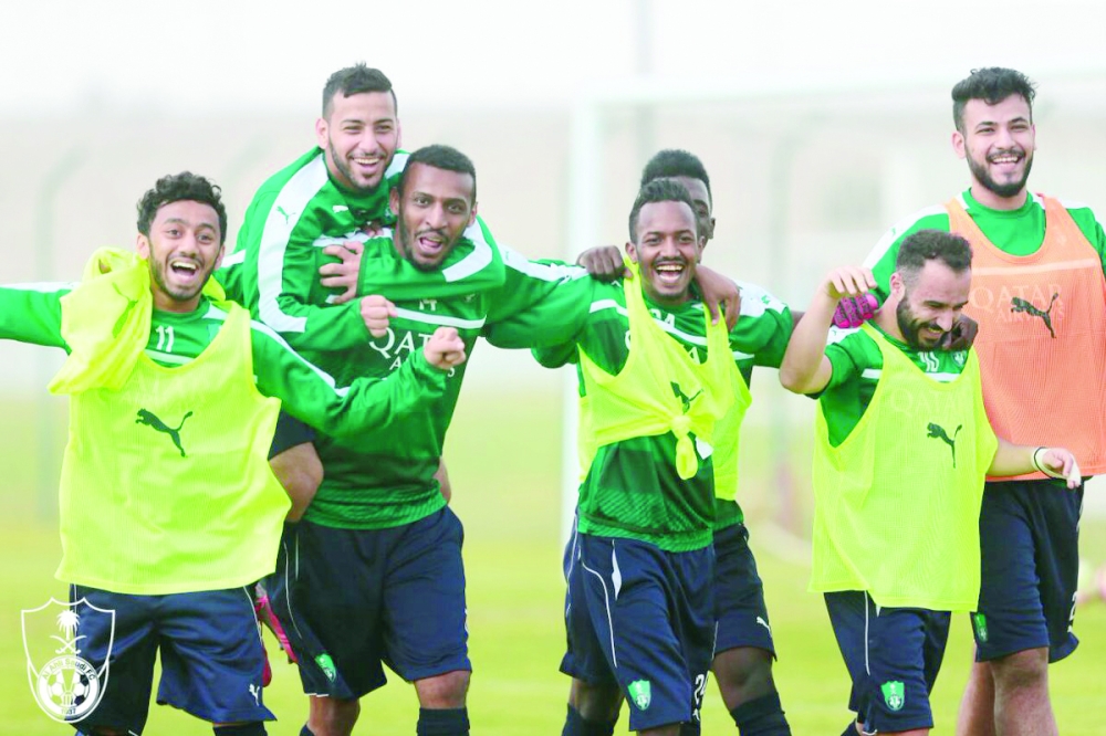 



روح معنوية مرتفعة بدا عليها لاعبو الأهلي في معسكر دبي. (تصوير: المركز الإعلامي)