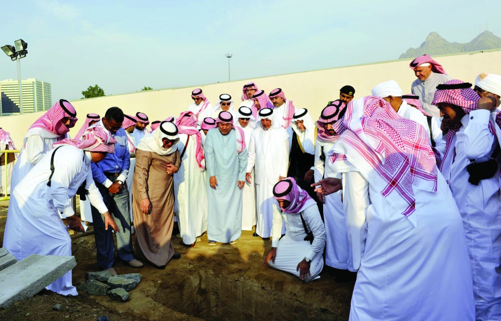 Тобут. Как совершать заназа намаза. Жаназа намаз порядок совершения. Салават в джаназа намазе. Джаназа арт.