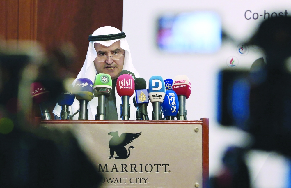وزير النفط الكويتي عصام المرزوق يتحدث خلال المنتدى الإستراتيجي للطاقة الخليجي في مدينة الكويت، ويؤكد خروج إشارات قوية على استعادة السوق النفطية توازنها. (أ ف ب)