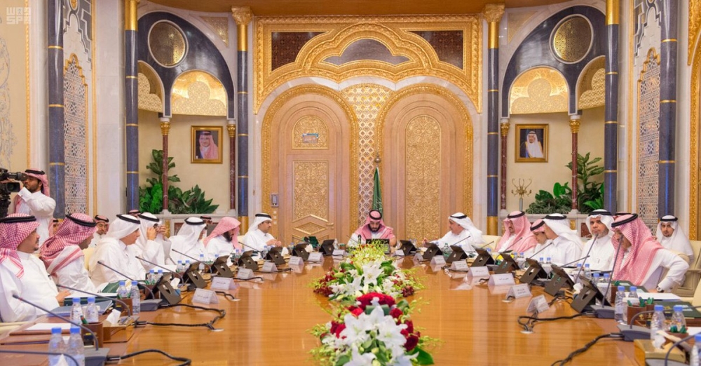 الأمير محمد بن سلمان مترئسا اجتماع مجلس الشؤون الاقتصادية والتنمية أمس في الرياض. (واس)
