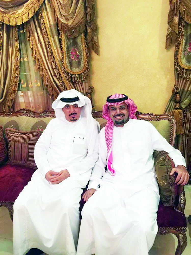 





الأمير فيصل بن خالد مع نيازي.