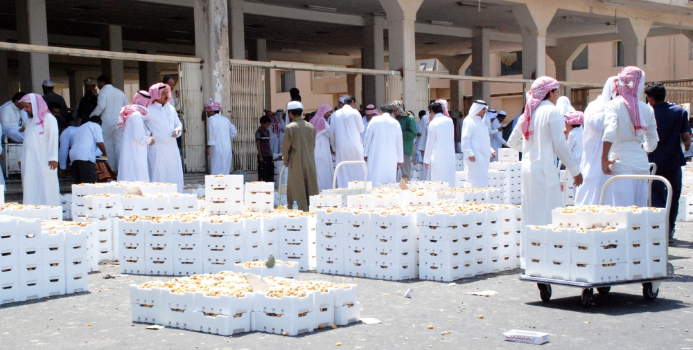 سوق الرطب العام الماضي في المدينة المنورة. (تصوير: عبدالمجيد الدويني)