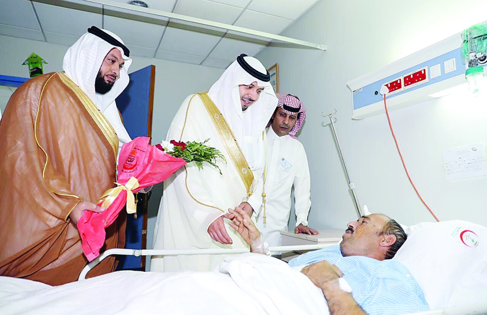 الأمير فيصل بن خالد بن سلطان أكد تقديره لجهود القطاعات العسكرية.