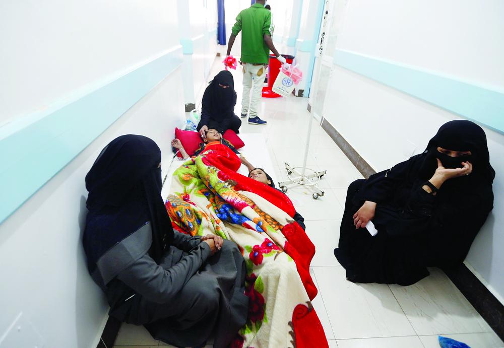 



طفلان يمنيان مصابان بالكوليرا يرقدان في ممر مستشفى بصنعاء. (أ. ف. ب)