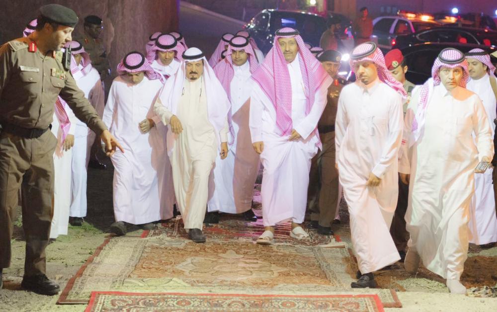 



أمير الباحة يقف على مشاريع استثمارية.