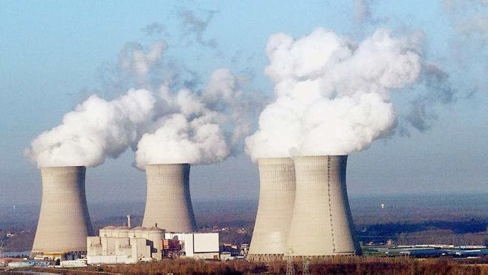 



الوفد السعودي ناقش تطوير الاستخدامات السلمية للطاقة الذرية. (عكاظ)
