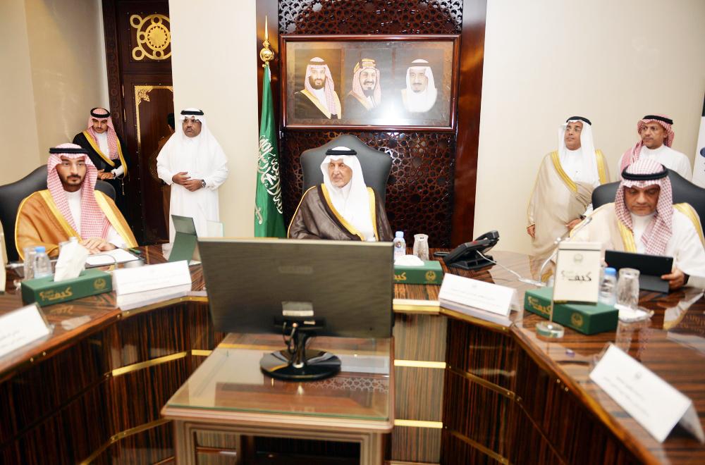 



الأمير خالد الفيصل يشهد أمس (الأربعاء) توقيع مذكرة اتفاق تنمية المنشات الصغيرة. (واس)