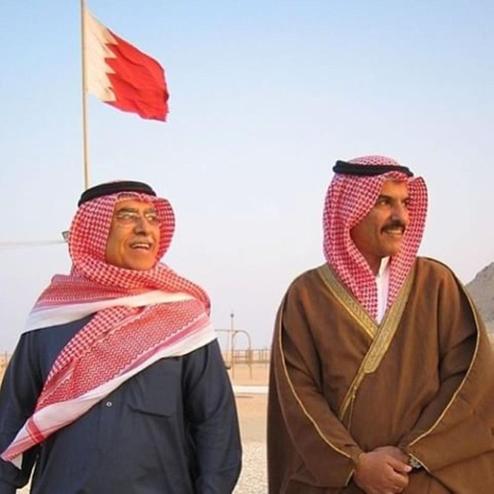 



محمد الزامل وأخوه توفيق في البحرين.