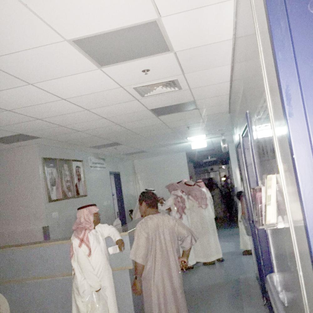 انقطاع الكهرباء عن مستشفى ينبع العام والصحة تعتذر للمراجعين. 