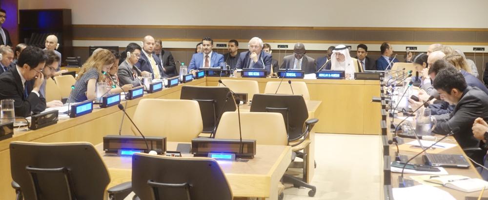 



الربيعة أثناء اجتماعه بأعضاء مجلس الأمن الدولي في نيويورك أمس الأول. (واس)