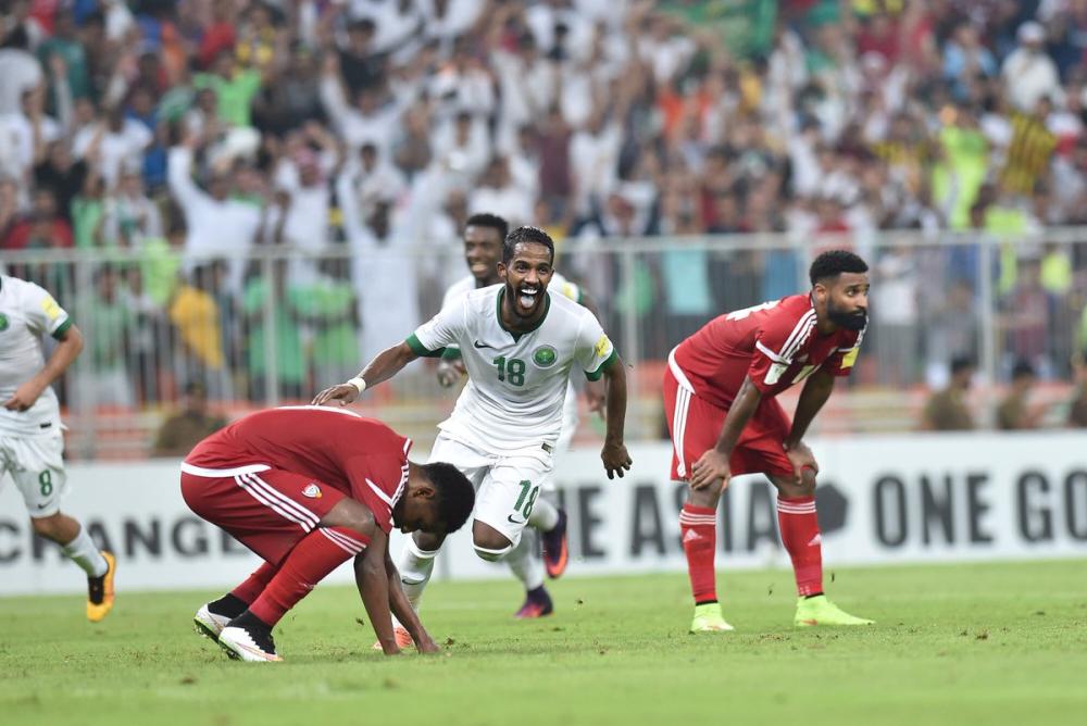 فرحة سابقة للاعب المنتخب السعودي نواف العابد.