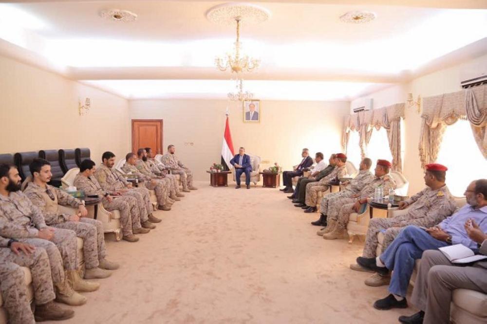 بن دغر ملتقيا قادة التحالف العربي المشاركين في قوات التحالف العربي