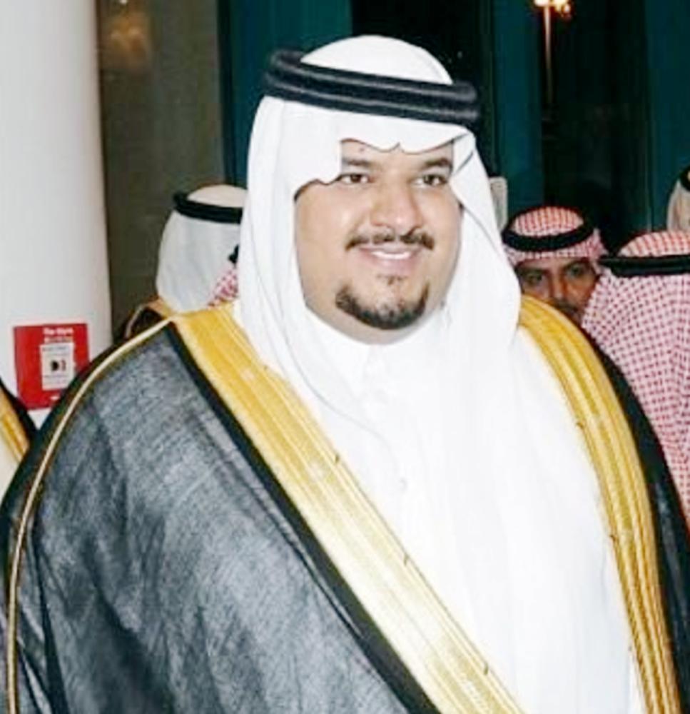 الأمير محمد بن عبدالرحمن يستقبل مواطنا تنازل عن حقه الشرعي