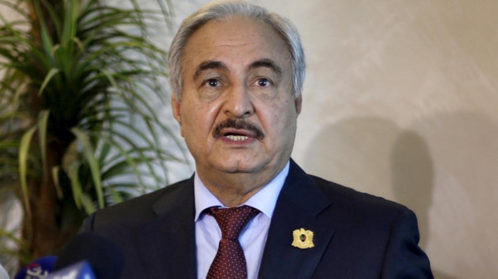 Libyan General Khalifa Haftar, chief of the army loyal to the internationally recognized government, speaks during a news conference in Amman, Jordan August 24, 2015. REUTERS/Muhammad Hamed