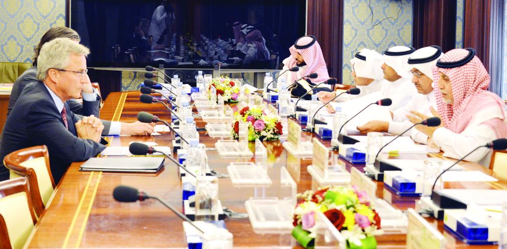 



اجتماع لجنة الصداقة السعودية البلجيكية أمس في مقر «الشورى» بالرياض. (عكاظ)