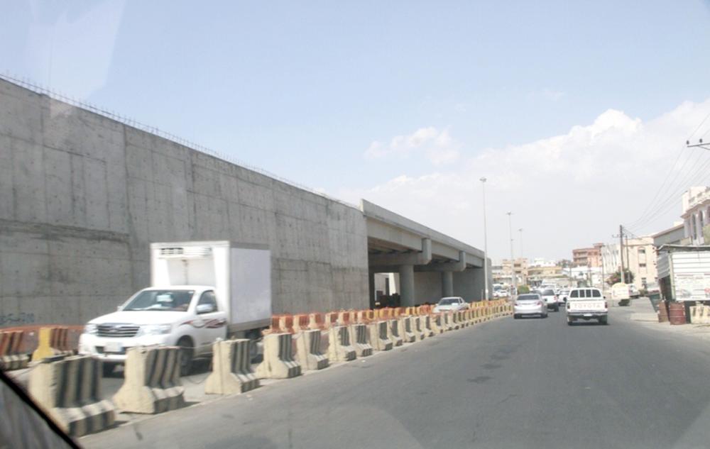



الجسر المتعثر في تقاطع مستشفى الملك فهد برهوة البر.