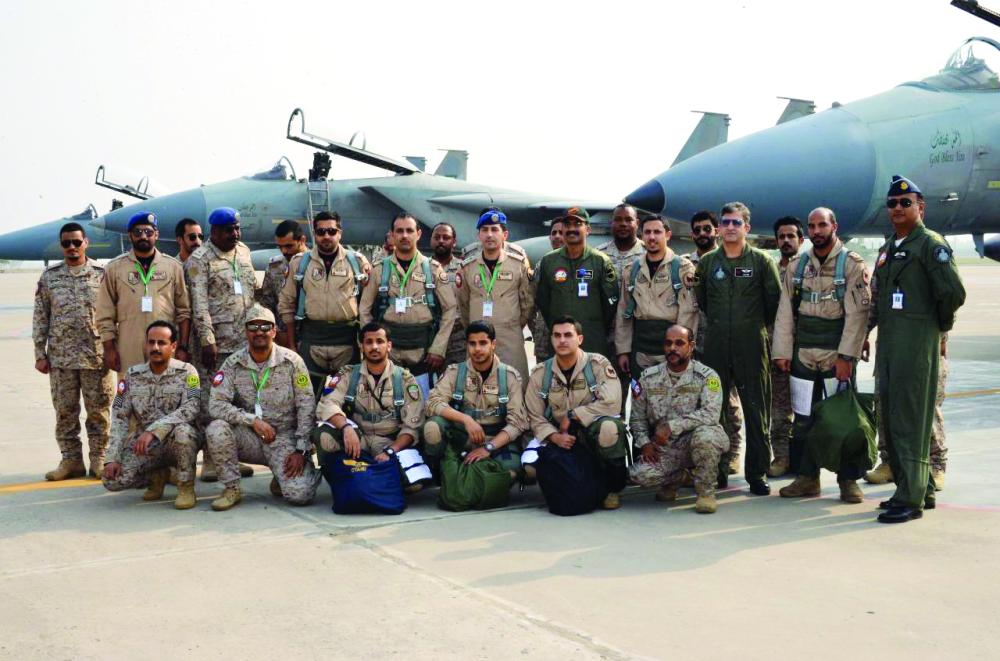 



رجال القوات الجوية الملكية السعودية المشاركون في تمرين مركز التفوق الجوي بباكستان.