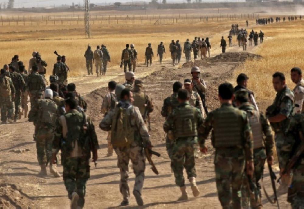 القوات العراقية تنشر دبابات ومدفعية قرب منطقة يسيطر عليها الأكراد في شمال العراق