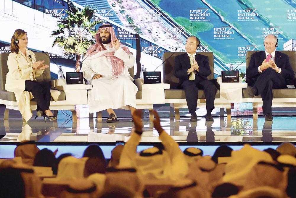 الأمير محمد بن سلمان خلال تدشينه أمس الثلاثاء لمشروع «نيوم».