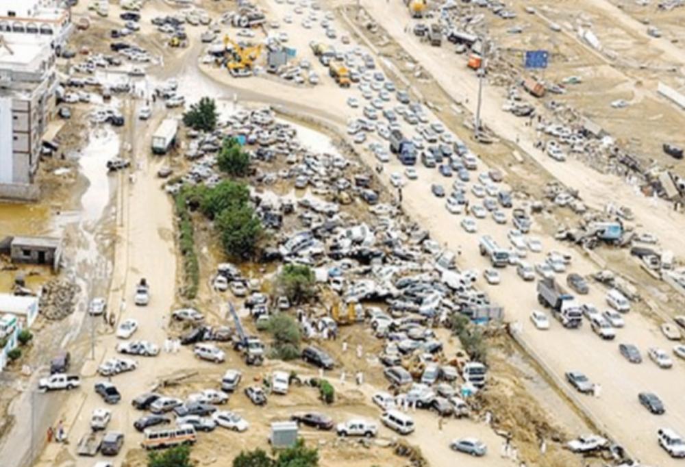 



سيول جدة راح ضحيتها 123 حالة وفاة و350 إصابة، وتضرر 11929 عقارا و10321 مركبة. (عكاظ)