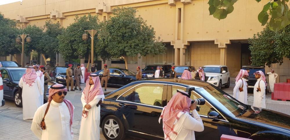 بالصور.. تشييع جثمان الأمير منصور بن مقرن في الرياض